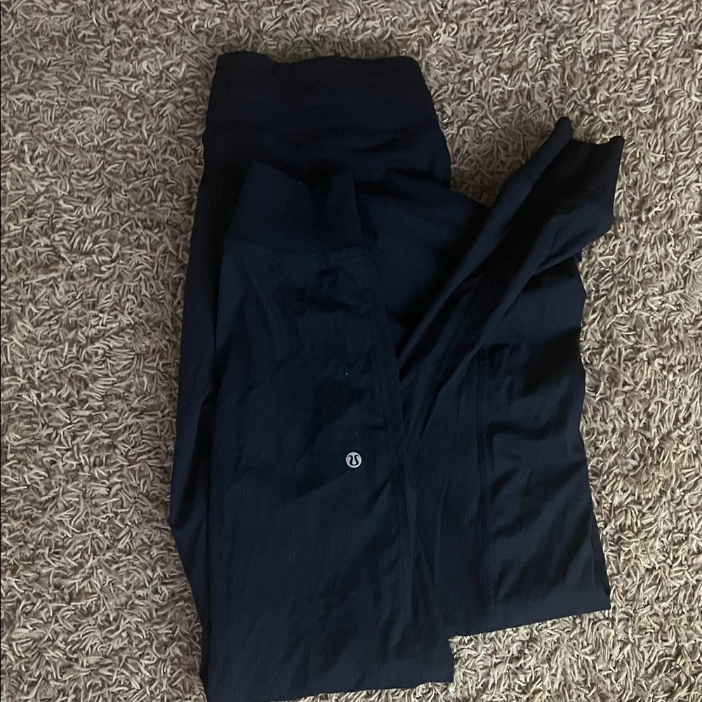 LULULEMON DANCE STUDIO JOGGER
size 4!!